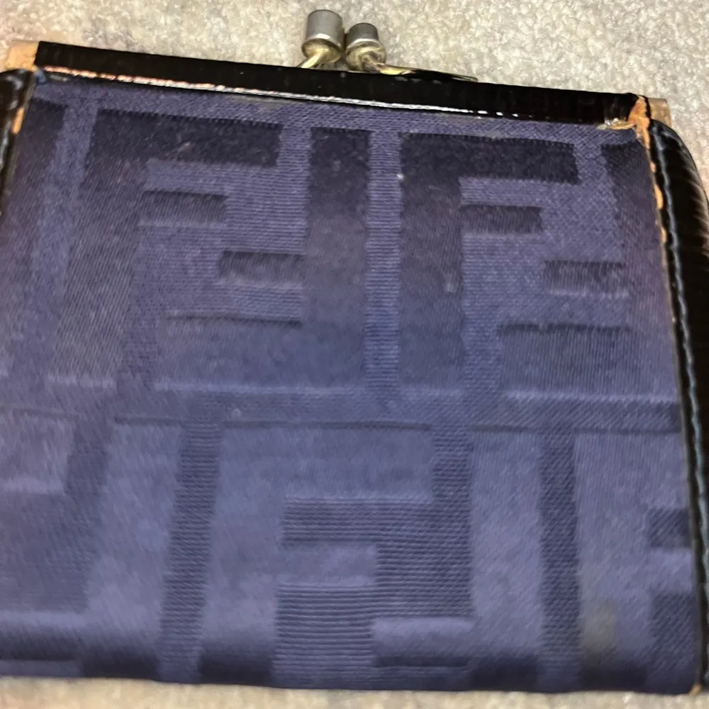 Vintage Fendi Coin purse in deep navy blue- EUC Rare Find - Image 8