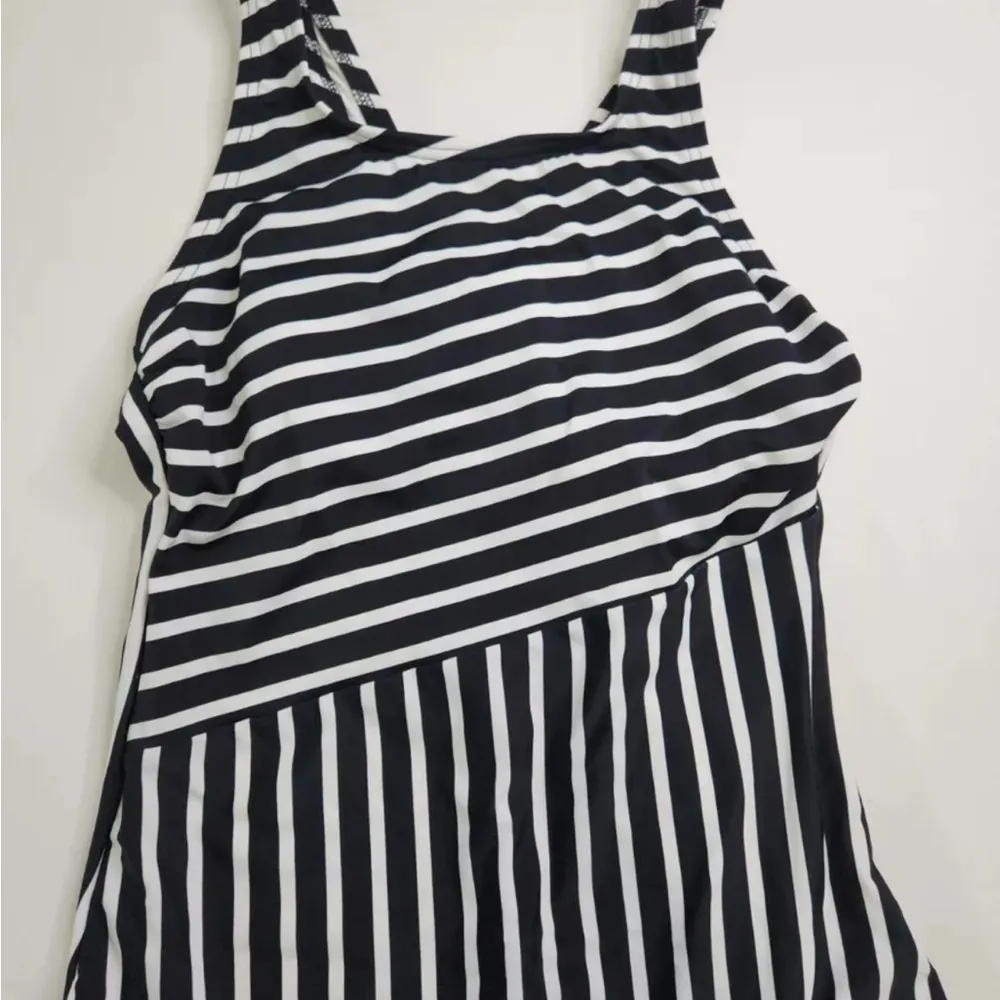 Lands' End Women's medium 10-12 Black & White Striped High Neck 1 Piece Swimsuit - Image 6