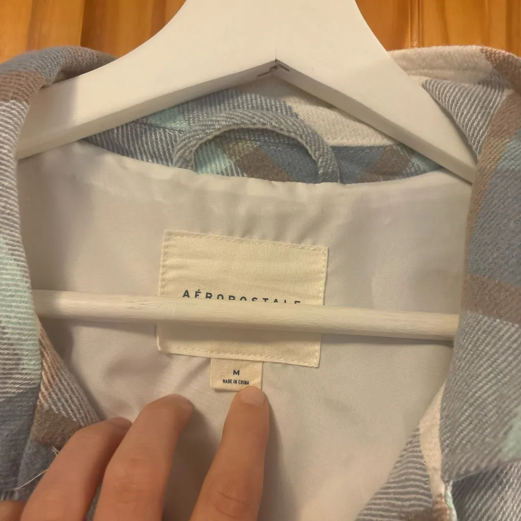 Aeropostale Blue and White Oversized Flannel Shacket Jacket Size Medium - Image 4