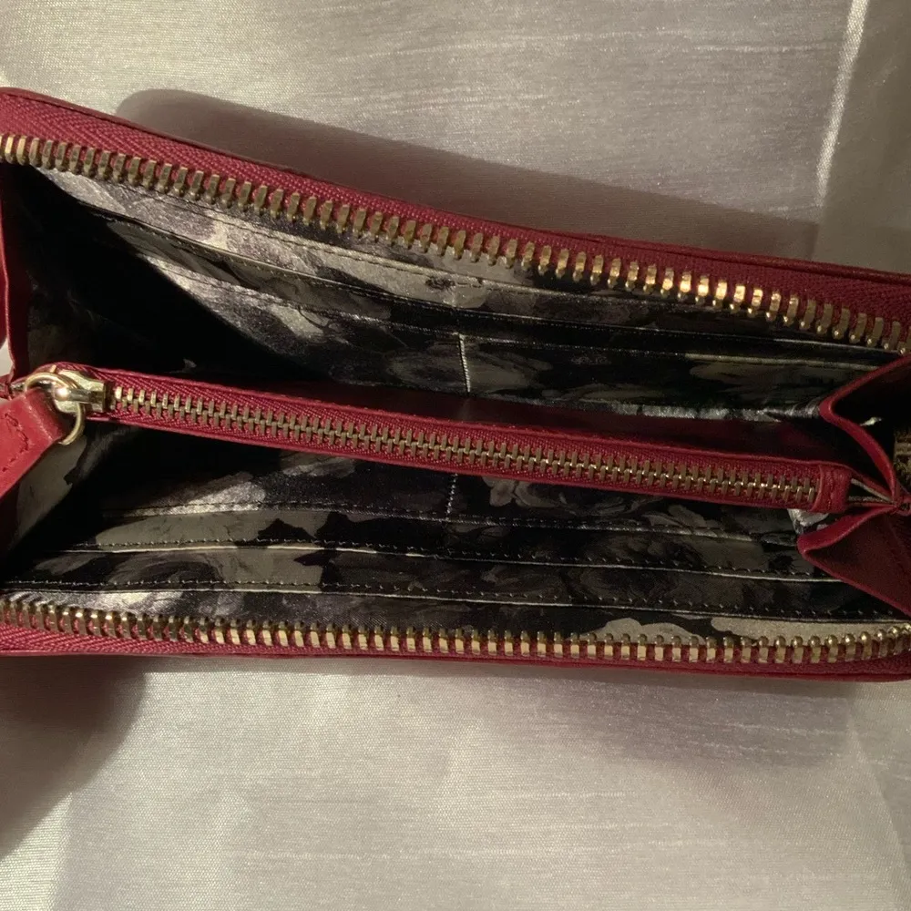 Magenta leather Ted Baker zip around clutch wallet - Image 6