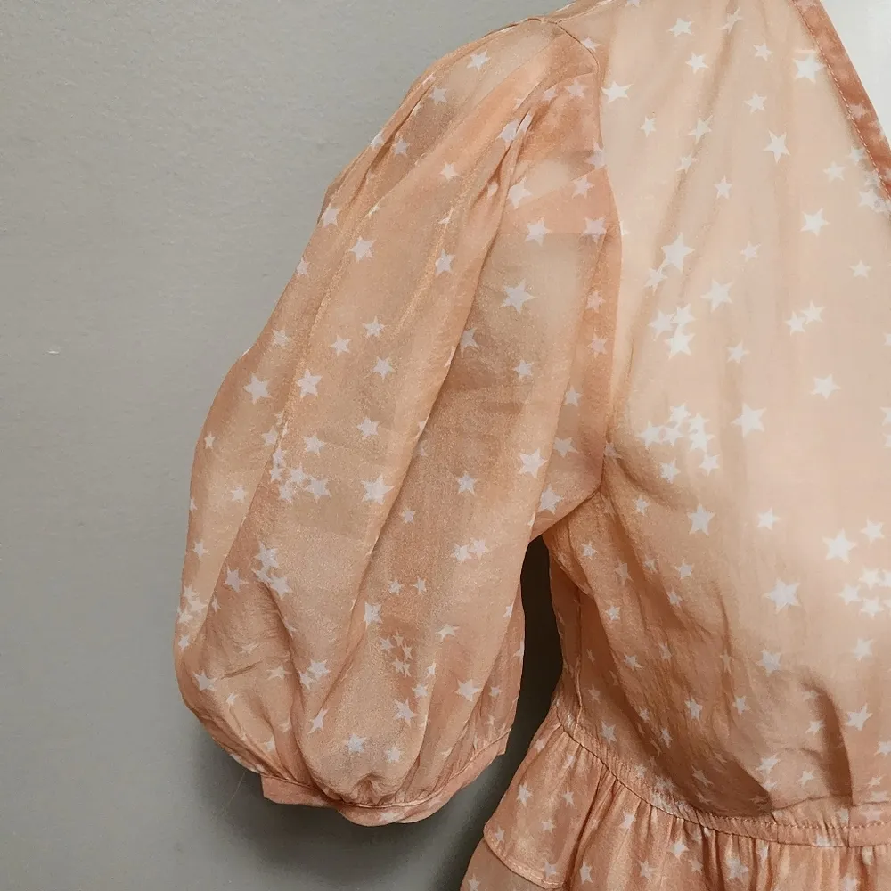 Asos Skylar Rose blush star print puff sleeve ruffled top size medium - Image 4