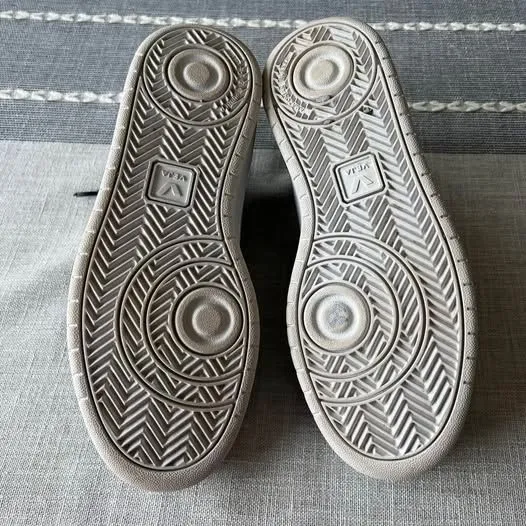 Veja V-10 LEATHER Black White Womens Size 9 - Image 6