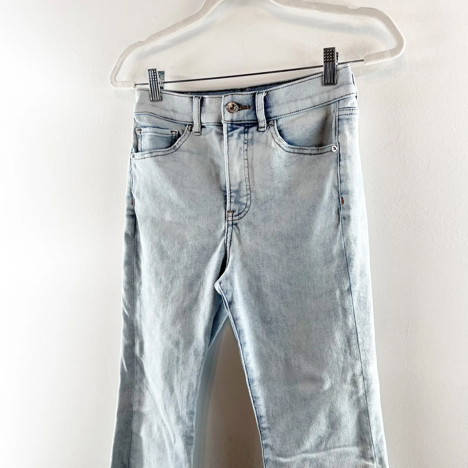 Express High Rise Cropped Flare Raw Hem Light Wash Jeans Blue 4 - Image 8