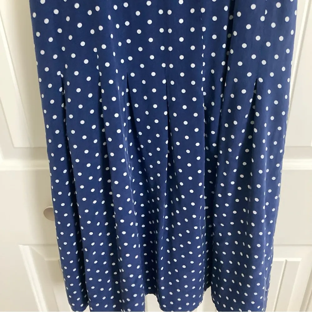 J Crew Polka Dot Dress Womens 4 Navy White A-Line Pleat Sleeveless V-Neck Silk - Image 3