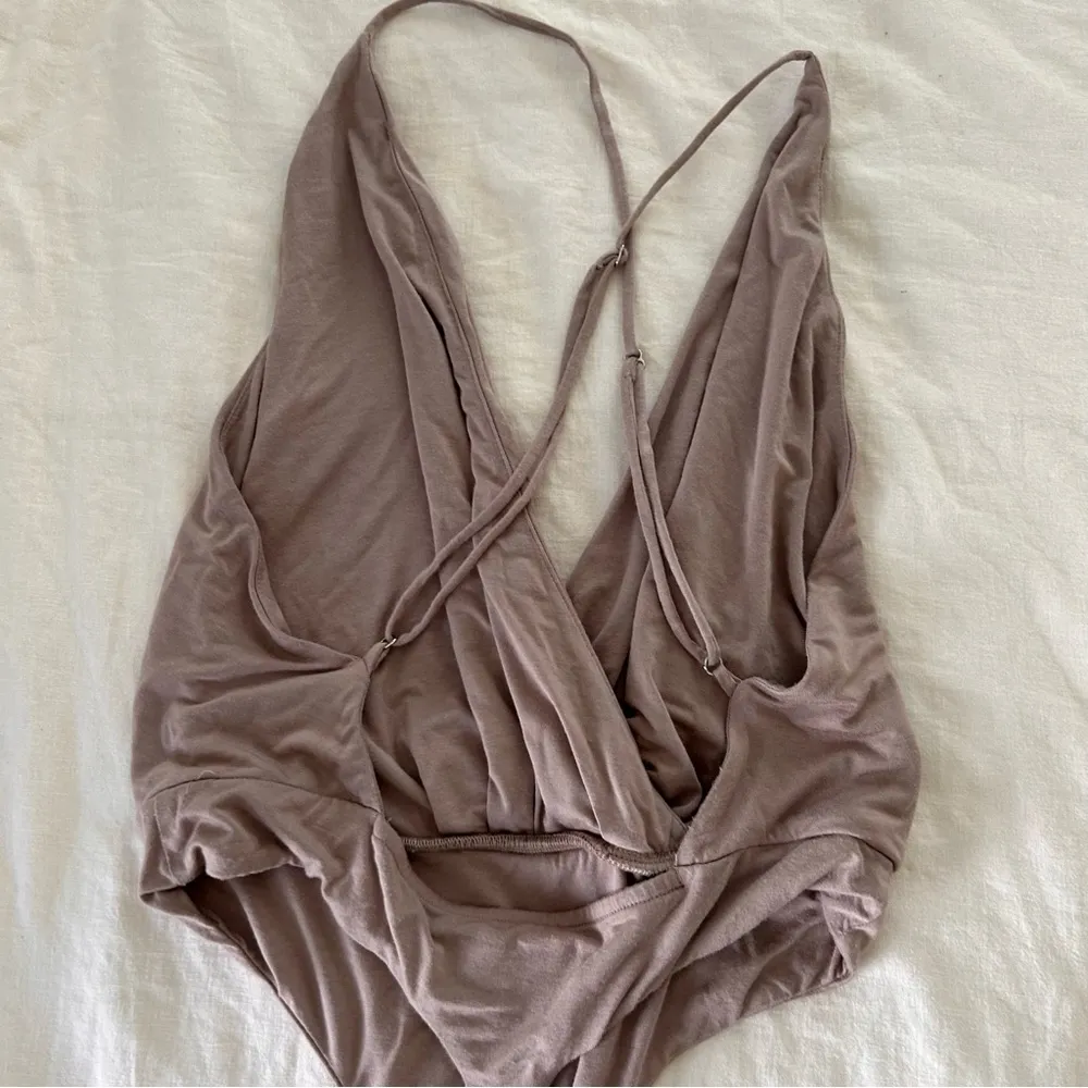 Privacy Please Revolve faux wrap dark tan criss cross open back bodysuit small - Image 6