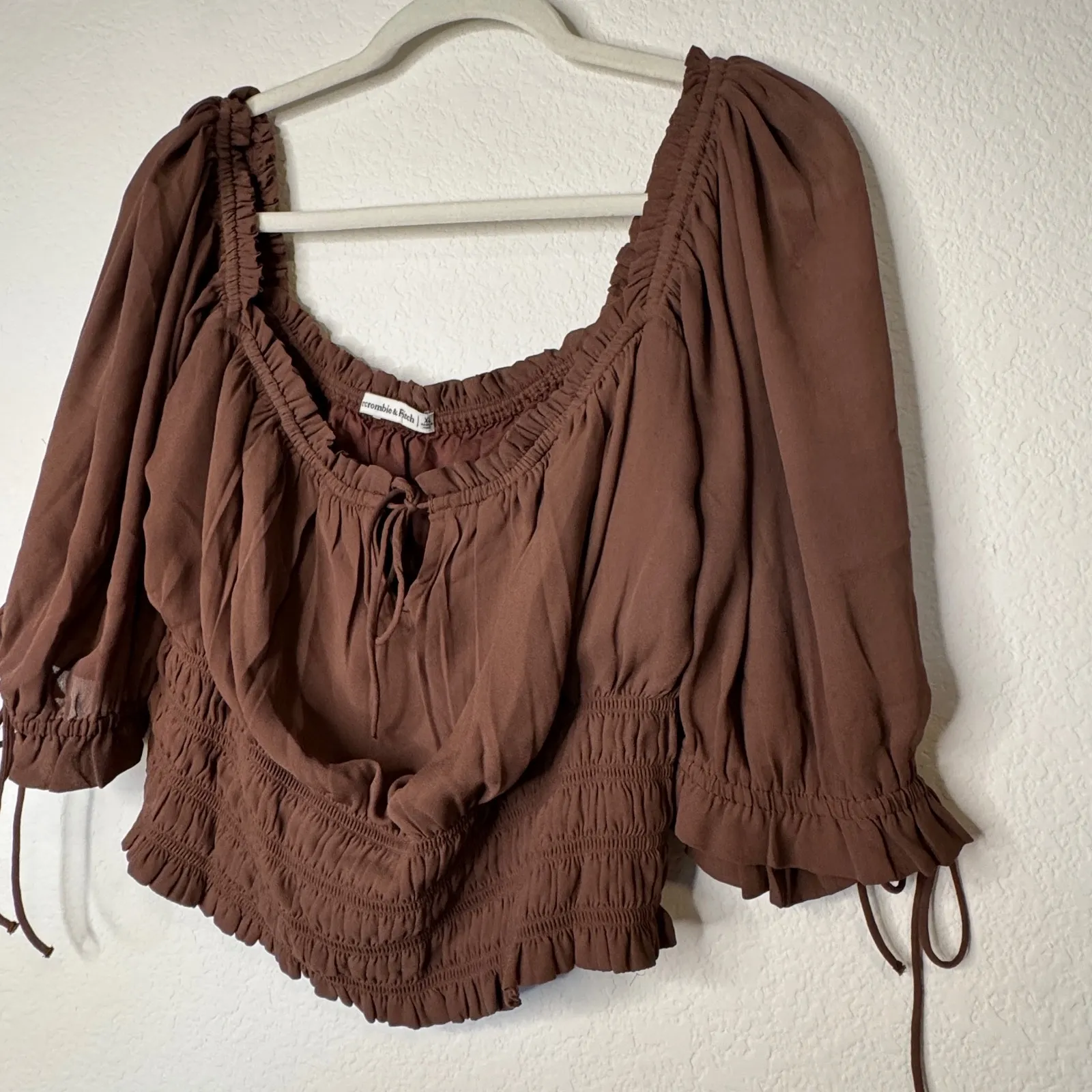 Abercrombie Brown Stringy Ruched Milkmaid Puff Sleeve Cropped Blouse - Image 3
