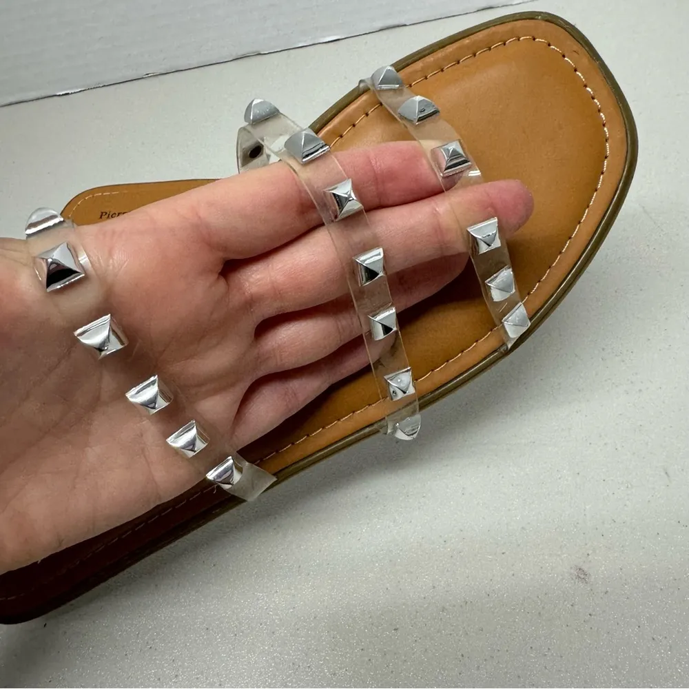 Pierre Dumas Slip On Studded Sandals Womens 8.5 Flats Beachy Summer Casual Shoes - Image 3