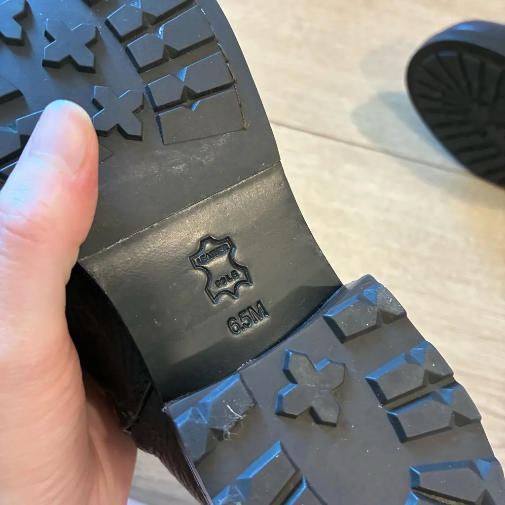 Tory Burch Junction Ankle Booties Boots Pebble Leather Brown Logo Size 6.5 - Image 6