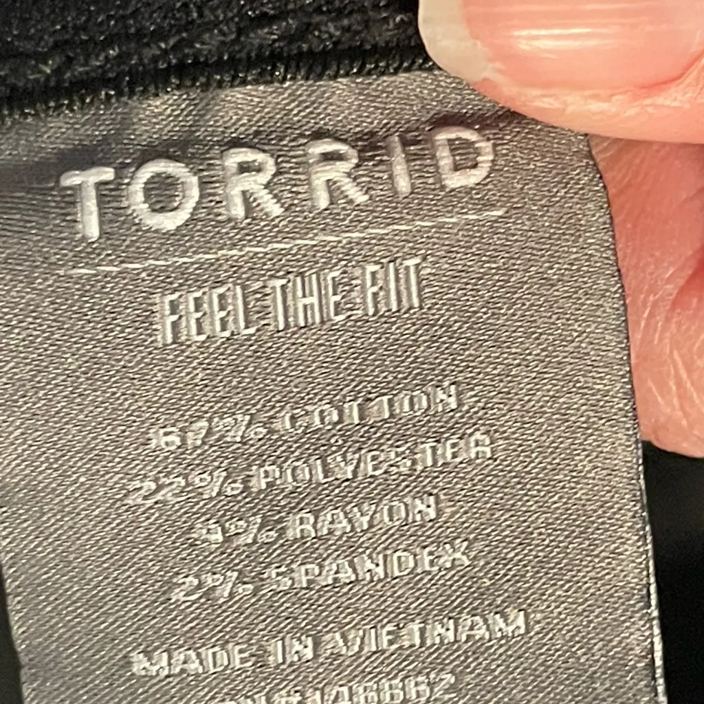 Torrid Bombshell super soft Charcoal Relaxed Jeans 24s Plus size  skinny NWOT - Image 6