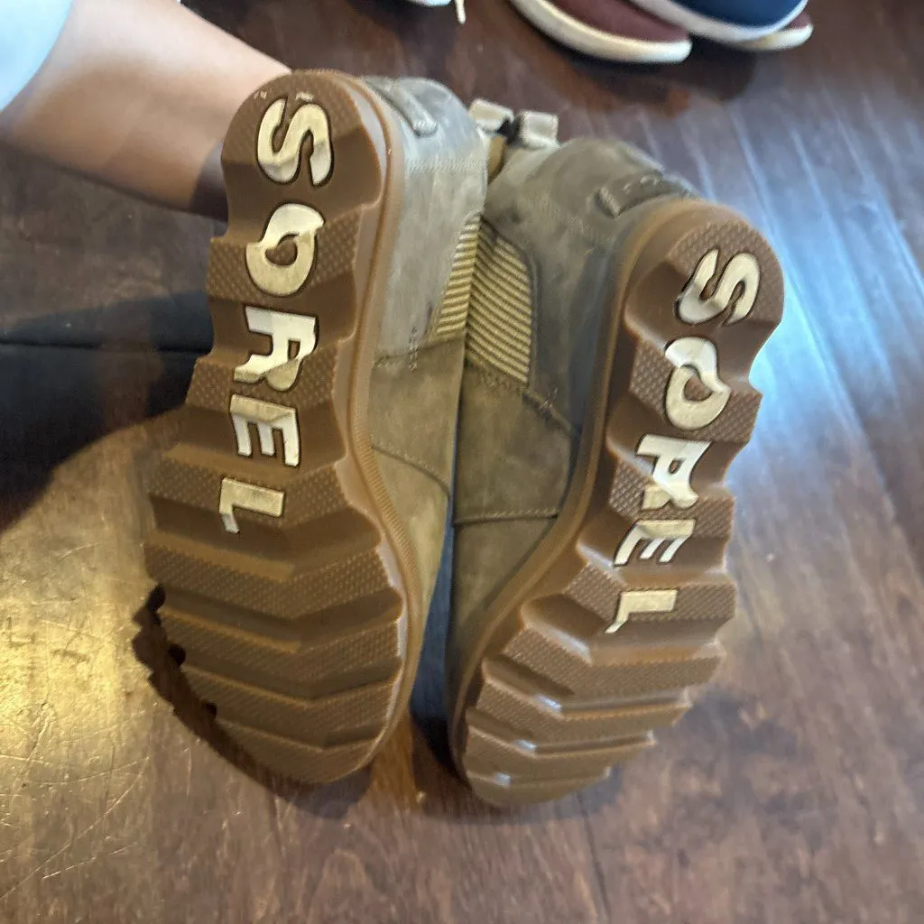 Sorel Joan of Arctic Wedge II Chelsea boot Khaki II - Image 4