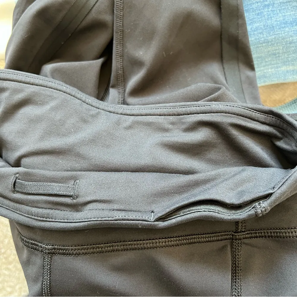 Lululemon Scalloped Mesh Leggings Black Size 4 - Image 9