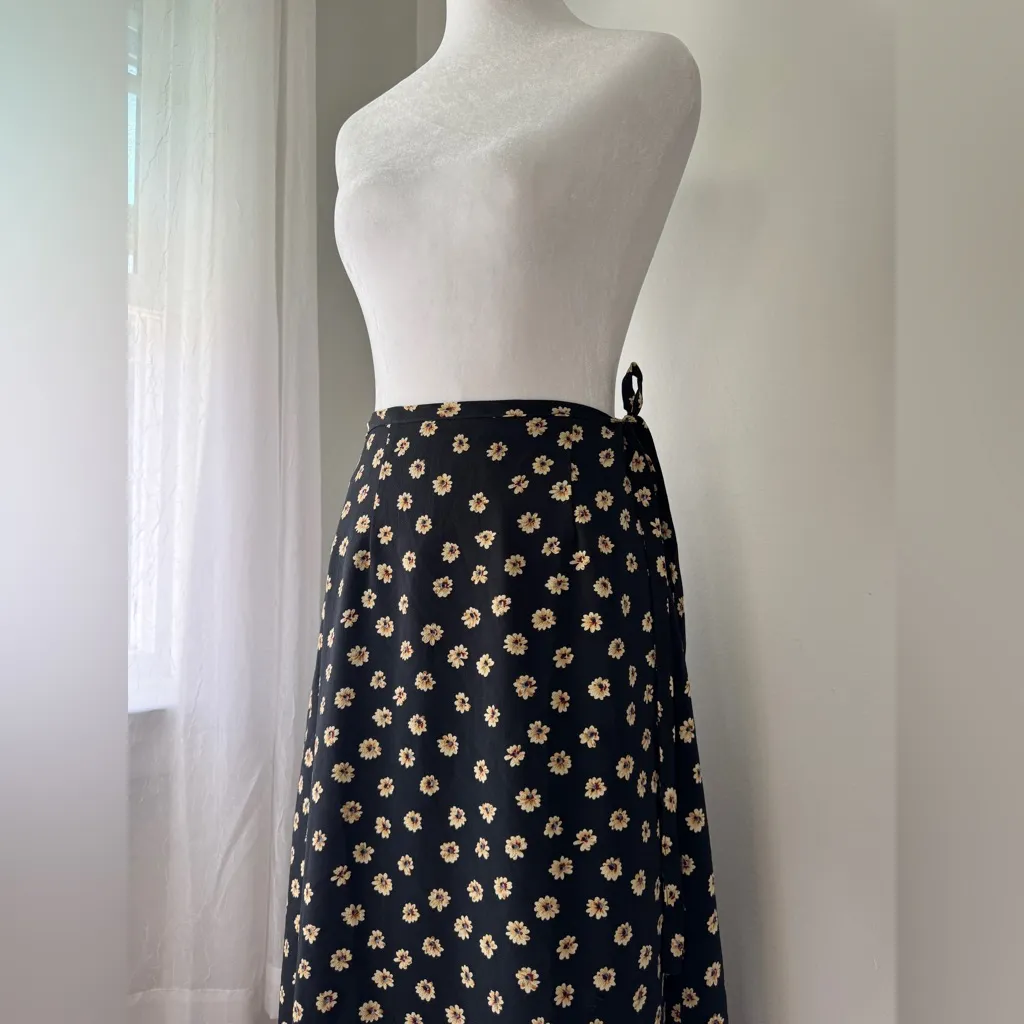 Vintage Y2K PJLA Sportswear Black & Yellow Floral Print Wrap Maxi Skirt Size undefined - Image 3