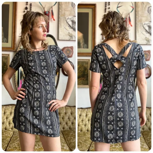 Hollister Sunflower Print Criss Cross Back Mini Dress | Size Medium M - Image 2