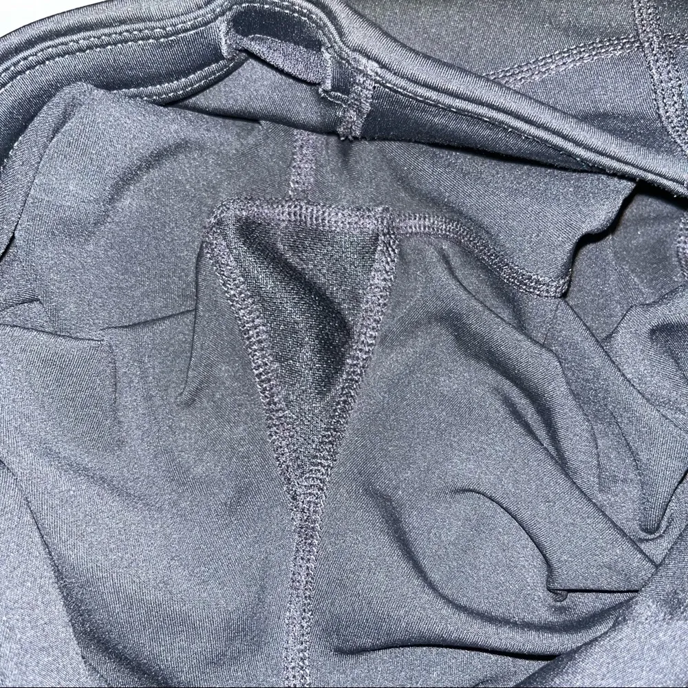 Athleta Black Aura Sonar Capri Leggings - Image 8