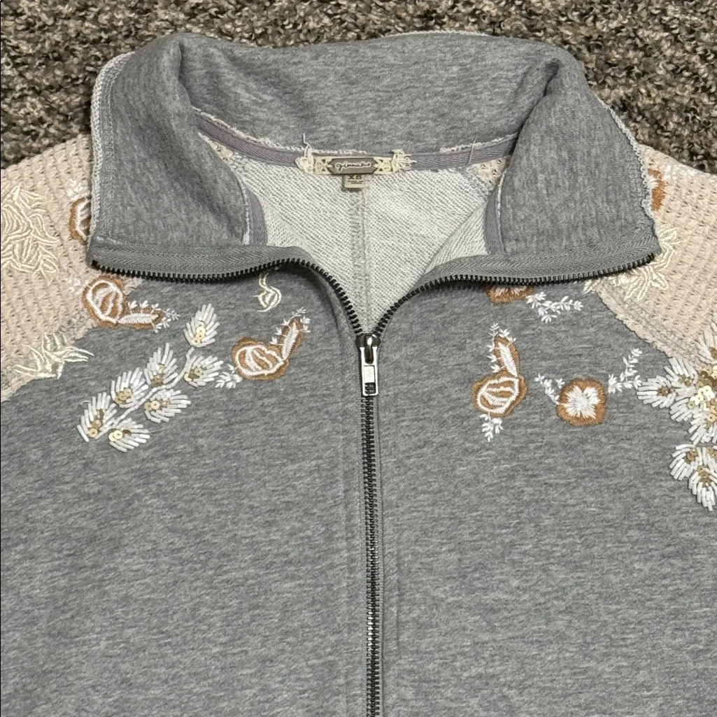 Gimmicks by BKE Sweatshirt - Image 2