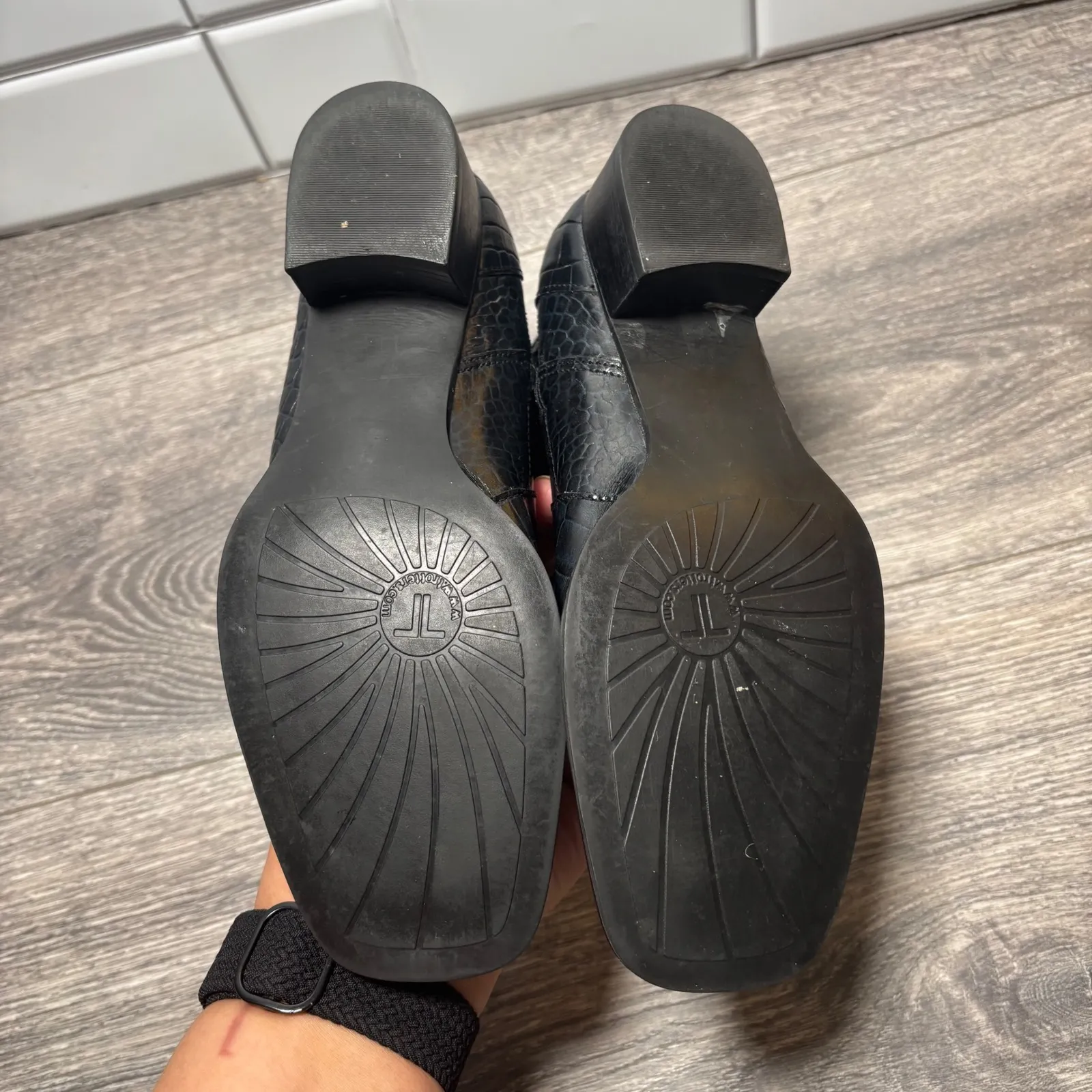 Trotters Black Croc Embossed Booties Square Toe Side Zip Block Heel Size 5M - Image 6