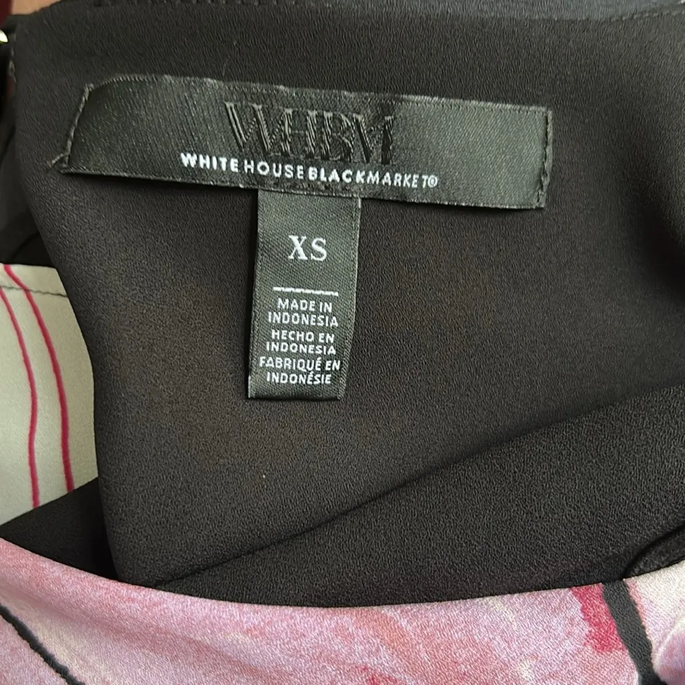 White House Black Market Black and Pink Floral Tunic sz XS - Image 6