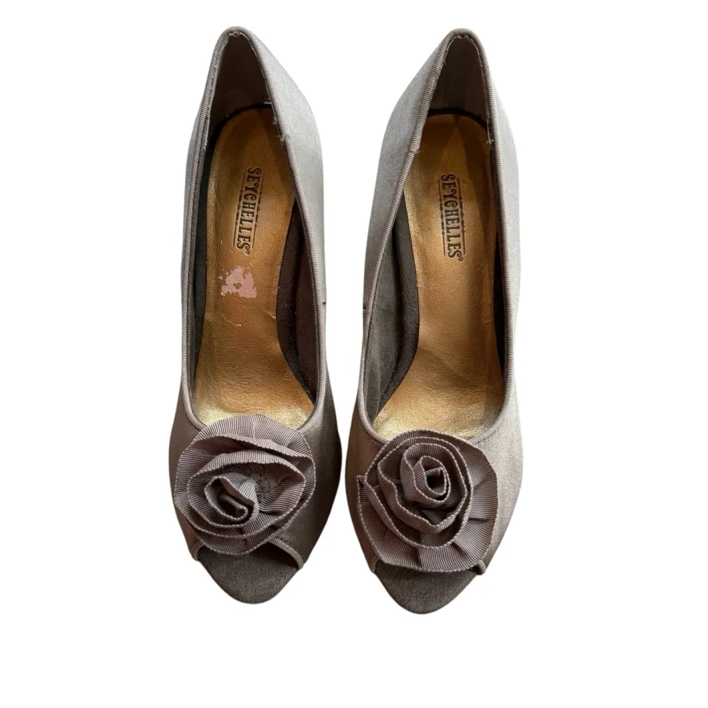 Seychelles Women’s Size 7 Open Toe Satin Rosette Heels Metallic Preppy Coquette - Image 8