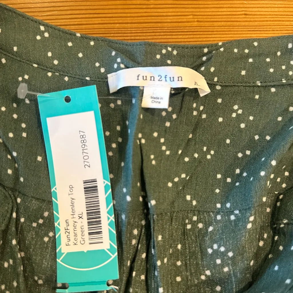 Fun 2 Fun Kearney Henley Green Speckled Top Size XL - Image 9