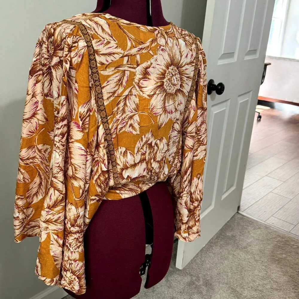 BAND OF THE FREE Libby Gold Floral Bell Sleeve Cropped Top Button Up NWT Small - Image 11
