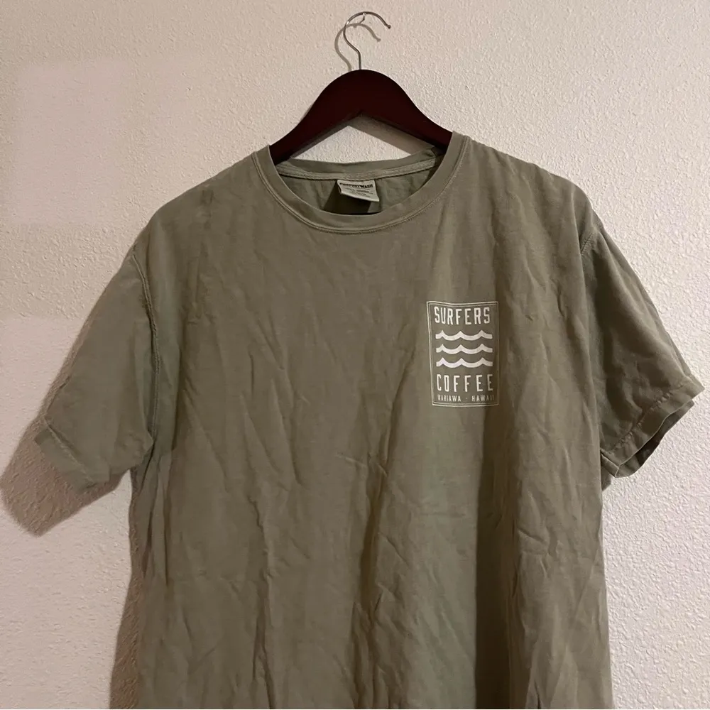 Surfers Coffee Wahiawa Hawaii Light Green Wave Surf Graphic Tee Size Medium - Image 2