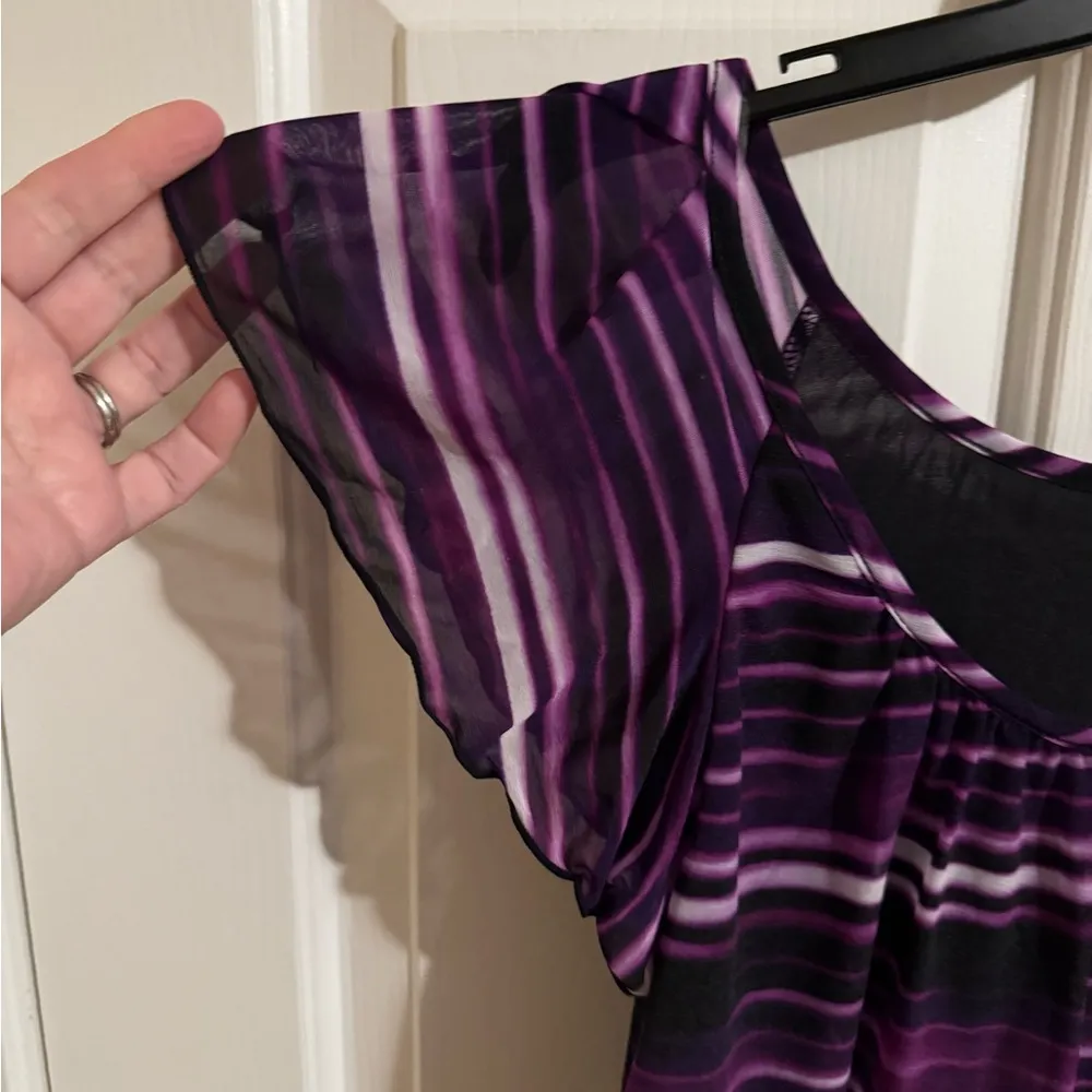 Worthington lined cap sleeve blouse in size M - Image 2