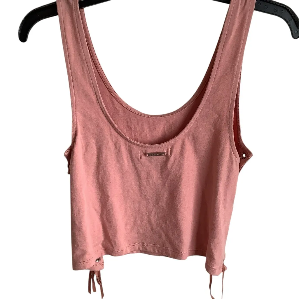 Kendall & Kylie Pink Graphic Crop Top - Image 4