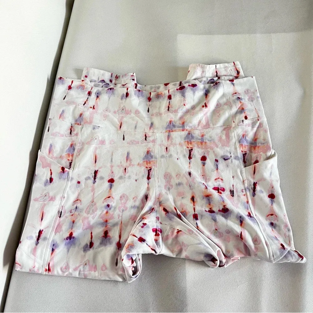 Fabletics Oasis PureLuxe High-Waisted 7/8 Legging 2X (18-20) White/Multicolored - Image 2