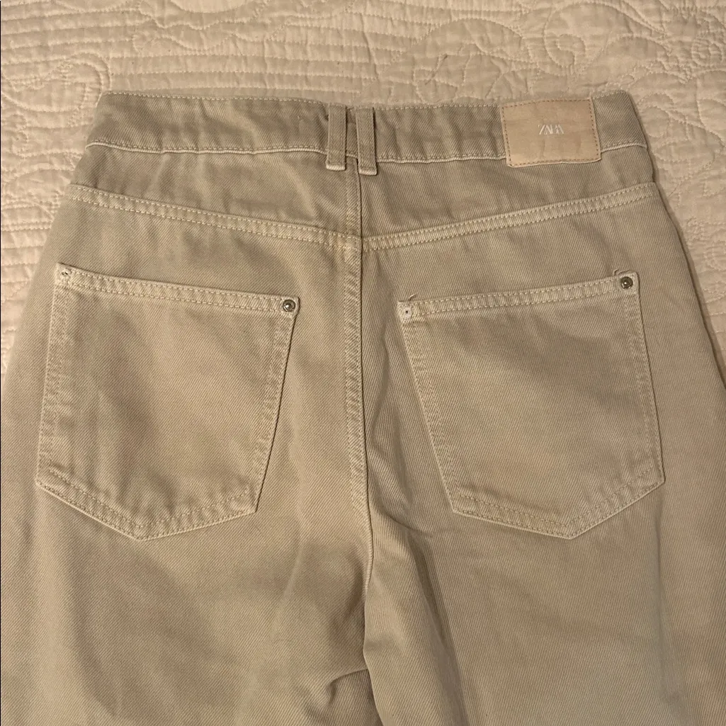 Zara Cream Jeans with Frayed Hem - Image 6