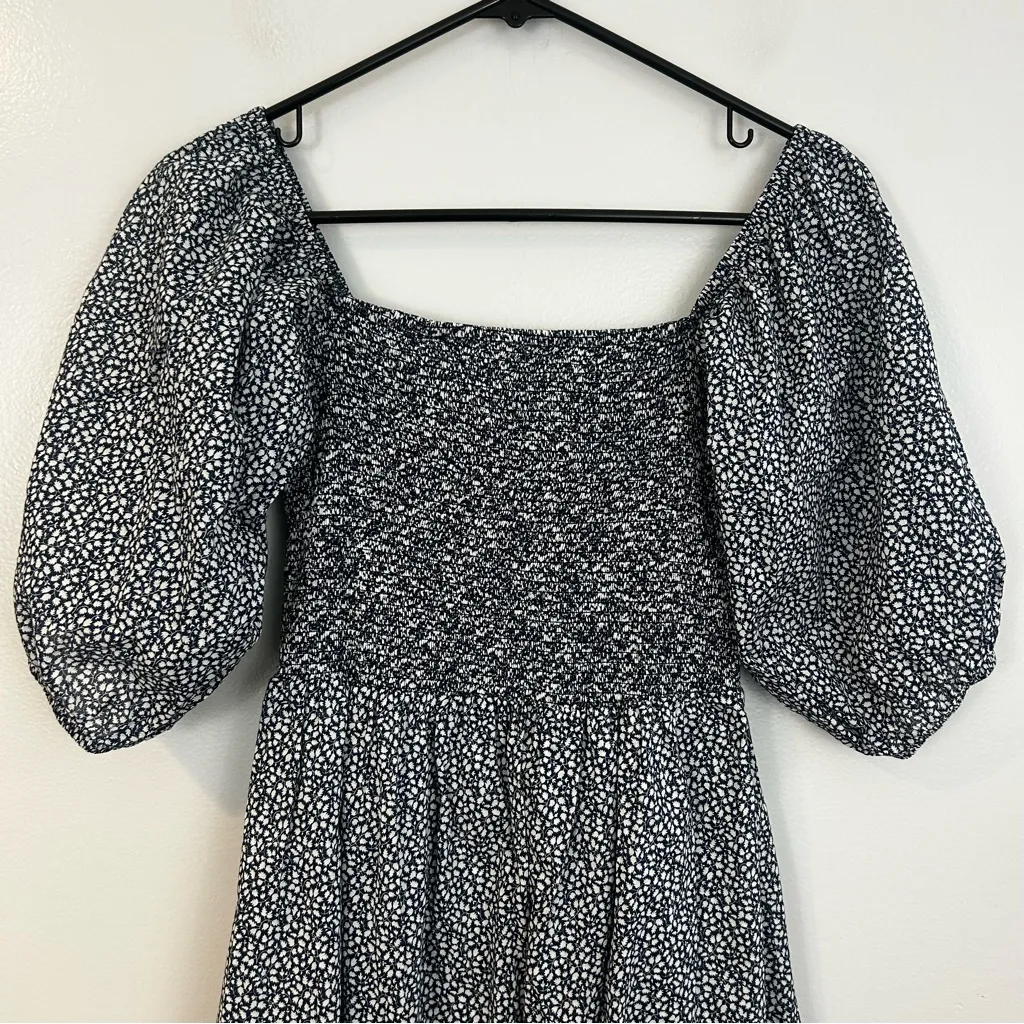 Nation LTD Pasha Blue/White Floral Puff Sleeve Smocked Midi Dress Size Small - Image 4