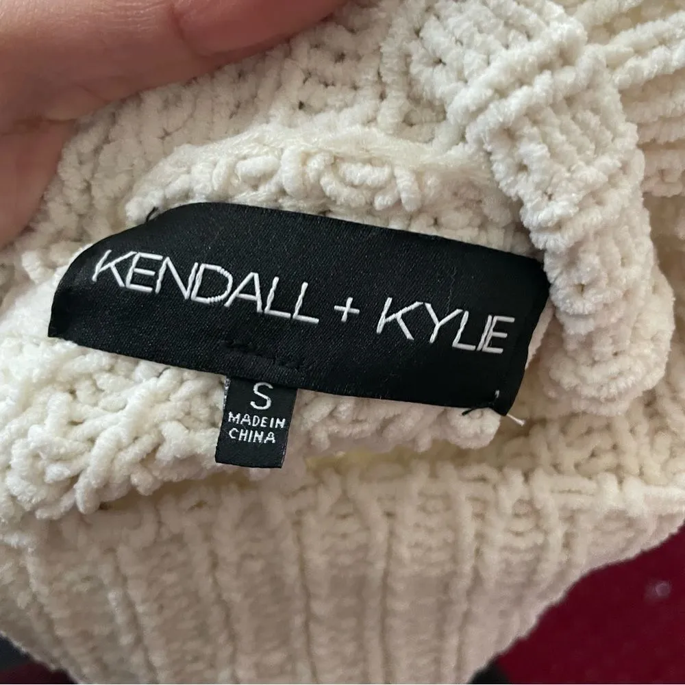 Kendall and Kylie Crowl Neck Chenille Sweater- Size Small - Image 5