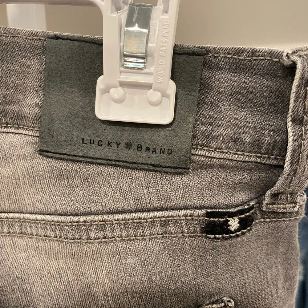 Lucky Brand Brooke Legging Jean Distressed Faded Gray Skinny Jegging Jeans - Image 6