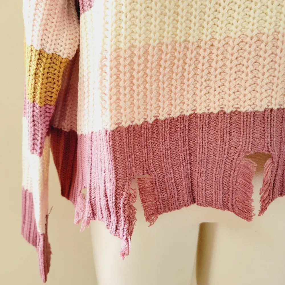 Wonderly chewed hem striped swer size large - Image 4