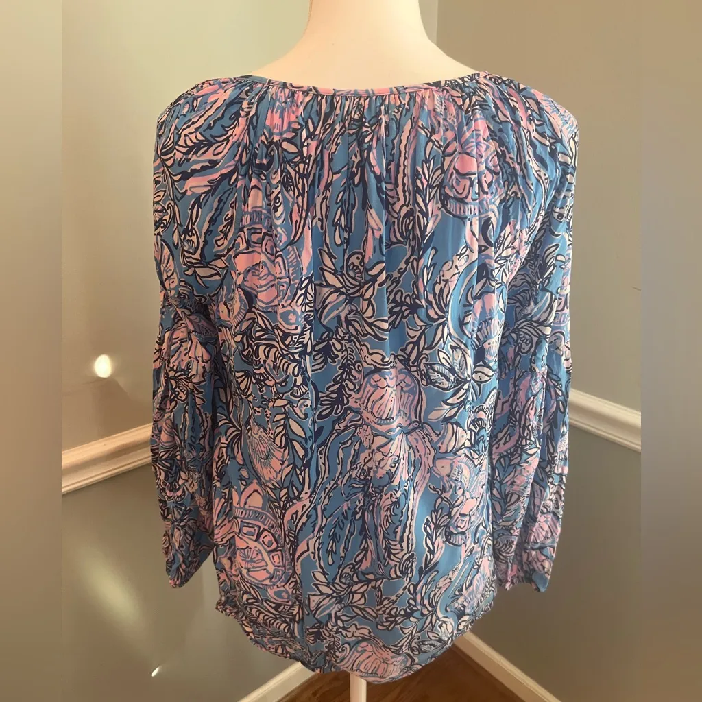 Lilly Pulitzer Winsley Top Lapis Lazuli Horseshoe Bay
Size Small - Image 4