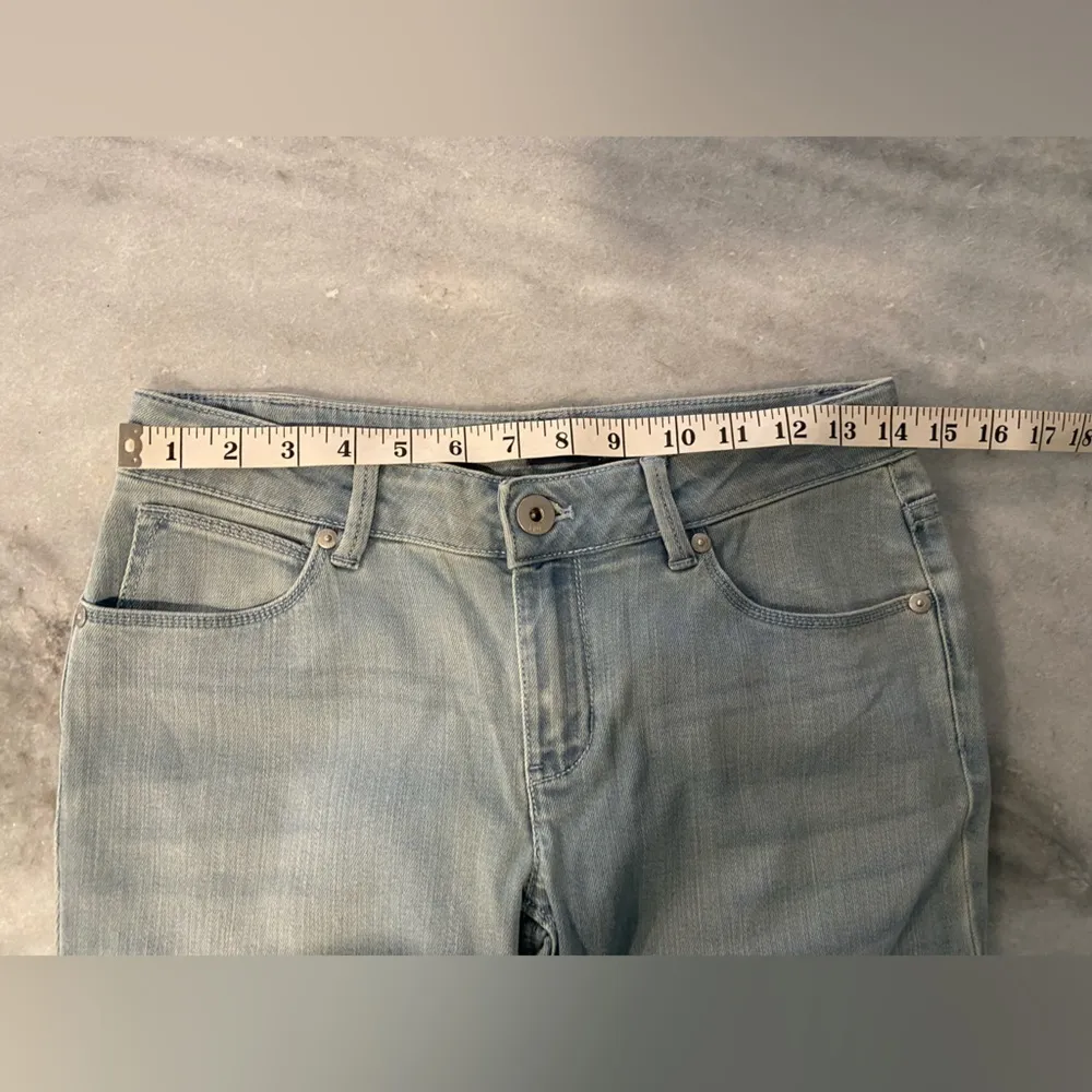 NWOT J. Jill Denim Size 2P Authentic Fit Light Wash Cuffed Cropped Stretch Jeans Blue - Image 11