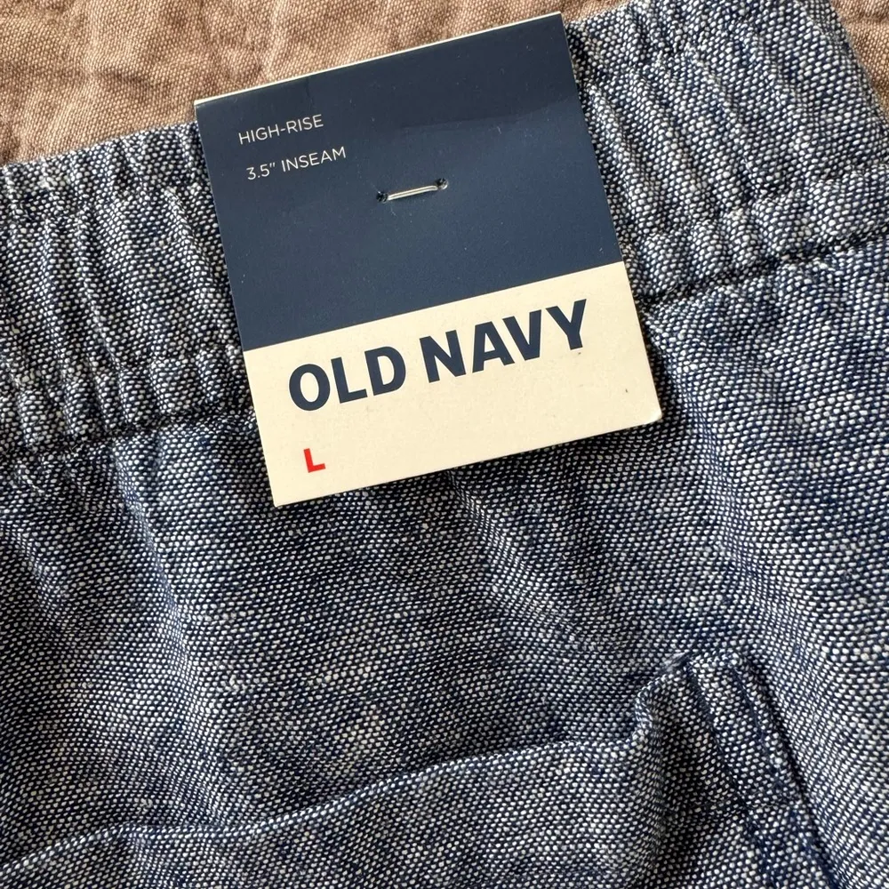 NWT Old Navy High Rise Linen Shorts in Chambray Blue - Image 3