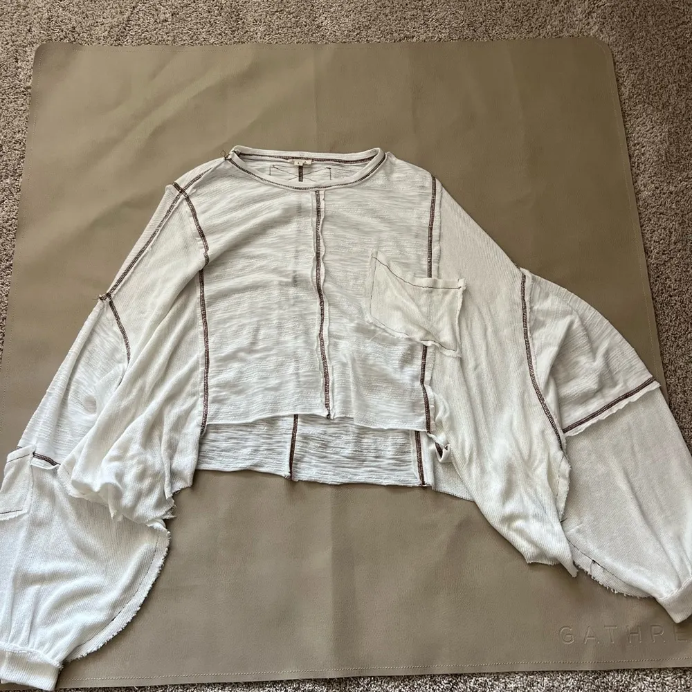 POL White Asymmetrical Crop Top with Relaxed Fit Oversized fit L - Image 11