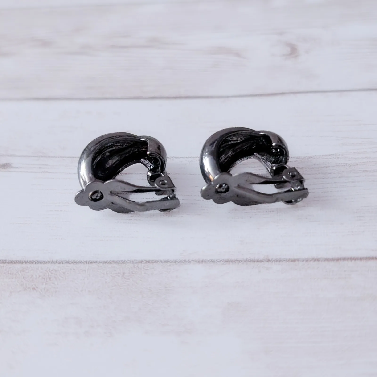 Vintage Clip On Earrings Dark Grey Twisted Chunky Hoops Gray - Image 9