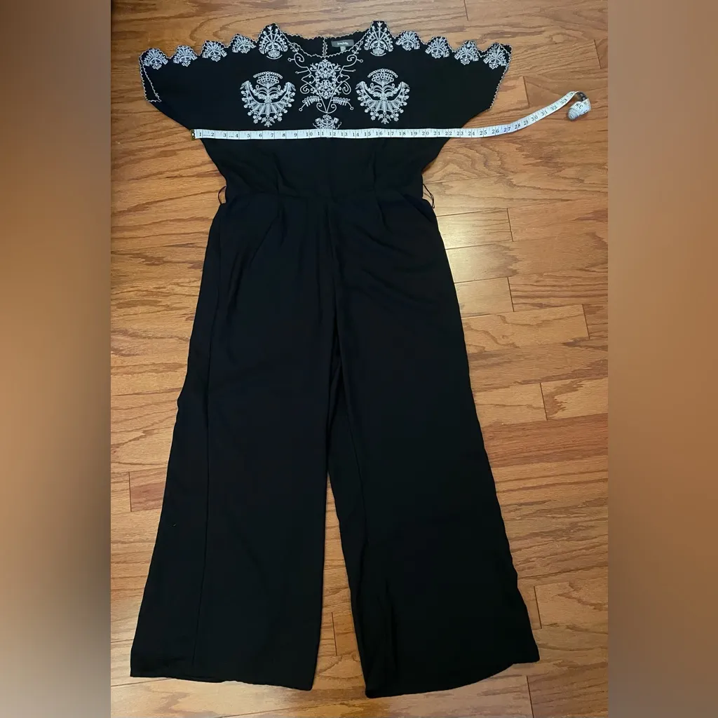 Neiman Marcus-Elegant Black Garment Size M - Image 3