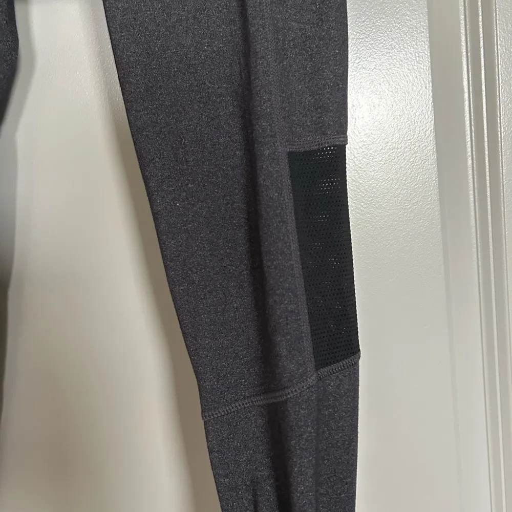 Athleta dark gray Built in skirt leggings - Image 3