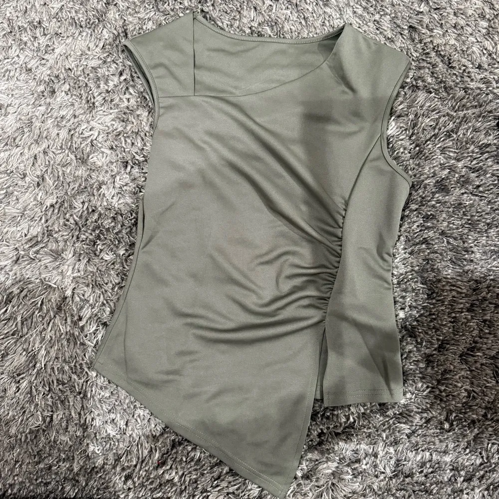 Slim Fit Capped Sleeve Tight Tank Top in Green, Size L​ - Image 3