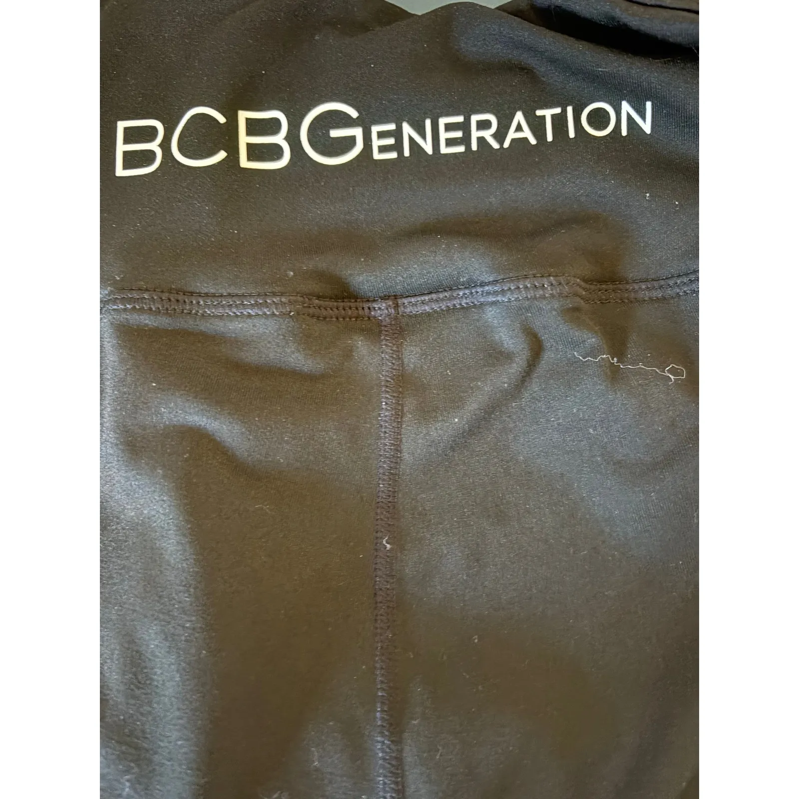 BCBGeneration yoga shorts  black and white size XL - Image 5