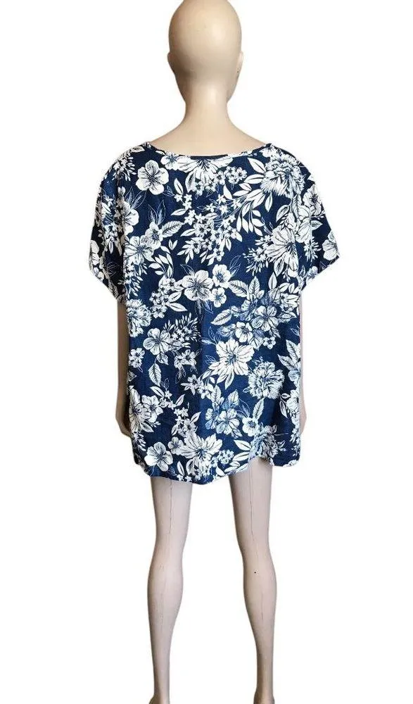 C & C California Blue and White Linen Floral Top - Image 4
