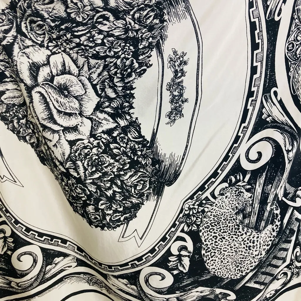 DKNY silk black & white floral & leopard print open front vest cardigan M/L - Image 5