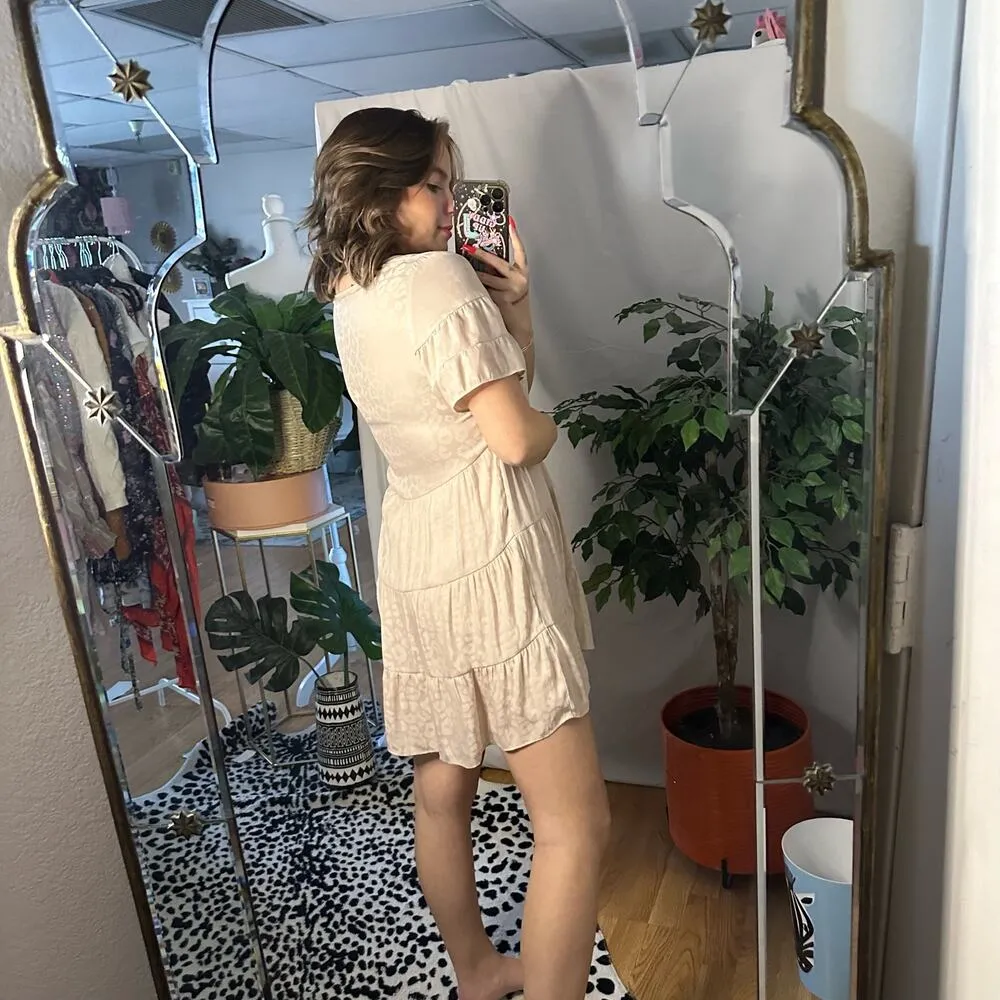 Mumu Short Sleeve Tiered Mini Babydoll Dress Leopard Print Pink Size Small - Image 4