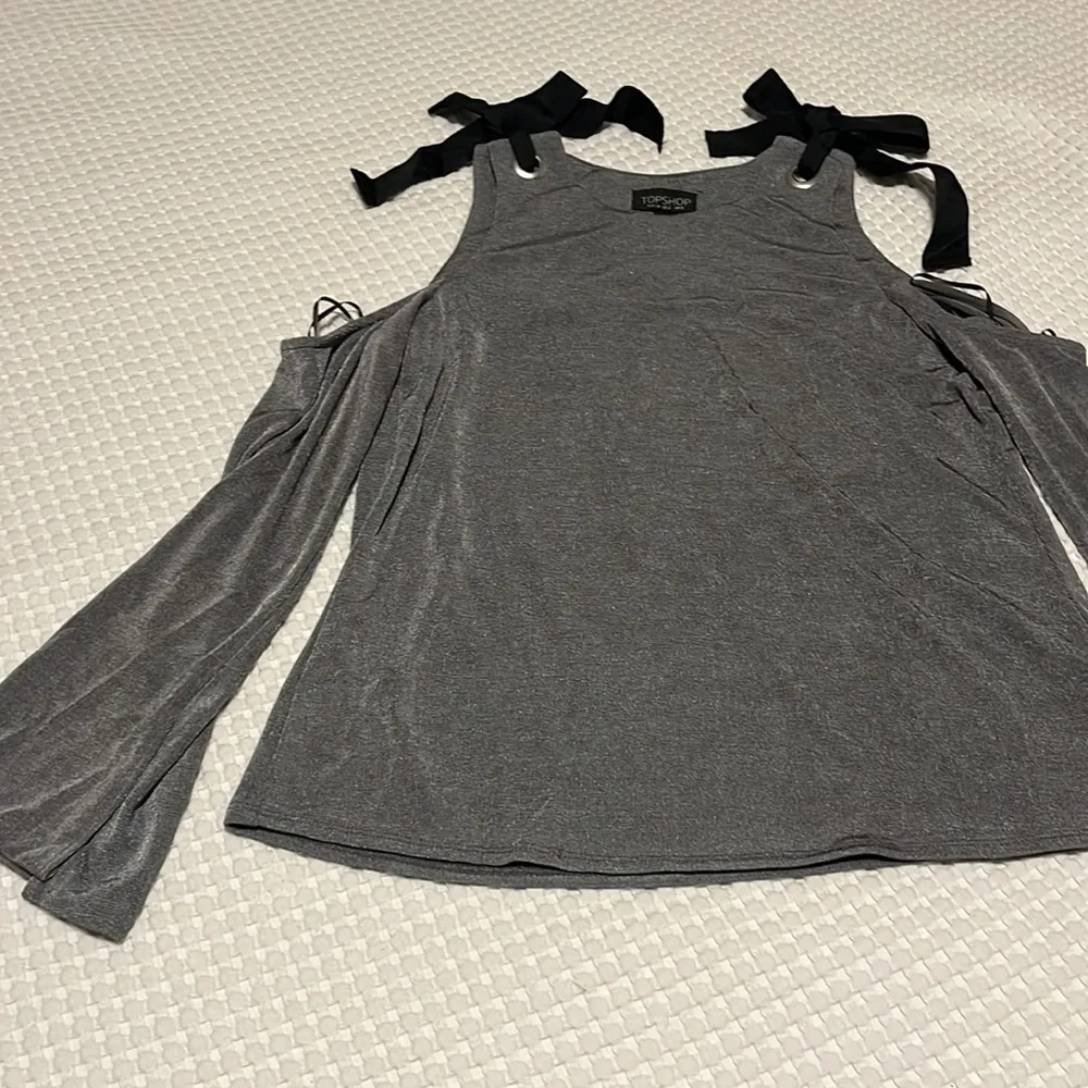 Topshop | Cold Shoulder Bow Top Gunmetal Shimmer Size 2 - Image 7