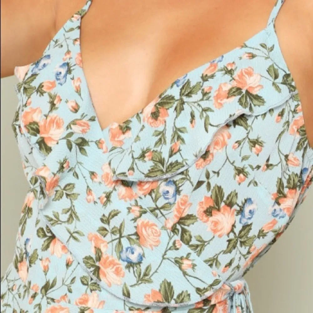 ✨ Ruffle Trim Floral Wrap Cami Top✨ Green Size L - Image 3