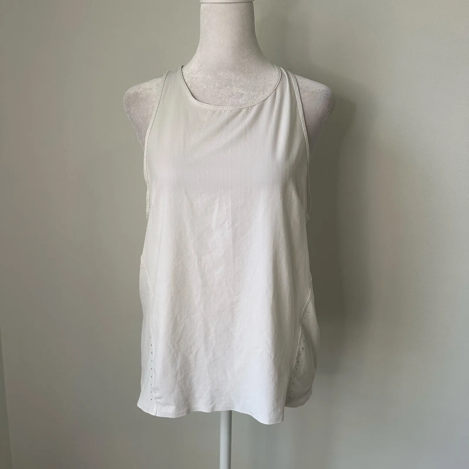 Lululemon white sleeveless breathable tank top - Image 2