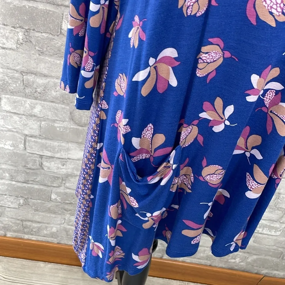 LOGO by Lori Goldstein Floral Asymmetrical Pocket Tunic - Image 2