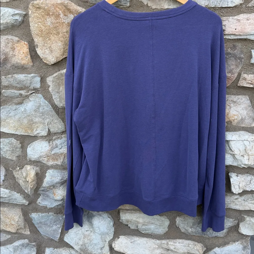 Target All in Motion Women's purple Sweatshirt size XL NEW - Image 3